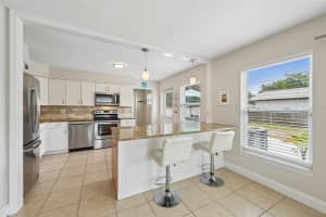 5005 BEE RIDGE ROAD, SARASOTA, FL 34233 - MLS#MFRTB8517363
