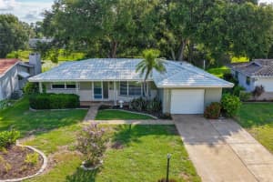 2335 Surrey Ln, CLEARWATER