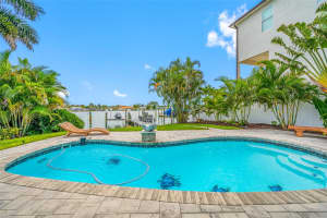 560 79TH STREET, ST PETERSBURG, FL 33707 - MLS#MFRTB8517783