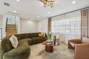8722 HICKORYWOOD LANE, TAMPA, FL 33615 - MLS#MFRTB8518149