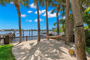 819 BAY ESPLANADE, CLEARWATER BEACH, FL 33767 - MLS#MFRTB8518596