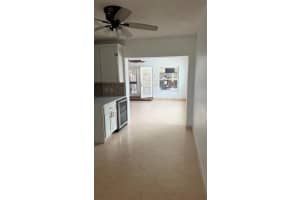6412 WOODLYNNE AVENUE, TAMPA, FL 33614 - MLS#MFRTB8518725