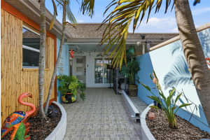 573 BOCA CIEGA POINT BOULEVARD, ST PETERSBURG, FL 33708 - MLS#MFRTB8519378