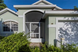 611 CHINA BERRY CIRCLE, DAVENPORT, FL 33837 - MLS#MFRTB8519632