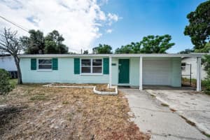 7402 Country Club Dr, HUDSON