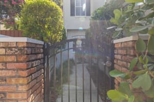 MLS# MFRTB8519773, Tampa, Florida 33609