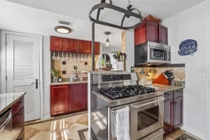 1204 PARK CIRCLE, TAMPA, FL 33604 - MLS#MFRTB8519989