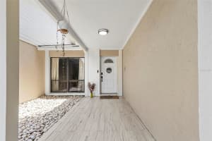 15701 COUNTRY LAKE DRIVE, TAMPA, FL 33624 - MLS#MFRTB8520696