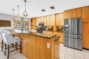 990 SAN CARLOS COURT, ST PETERSBURG, FL 33702 - MLS#MFRTB8521003