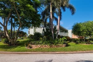 735 79TH CIRCLE, ST PETERSBURG, FL 33707 - MLS#MFRTB8521145