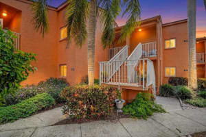 7400 SUNSHINE SKYWAY LANE, ST PETERSBURG, FL 33711 - MLS#MFRTB8521305