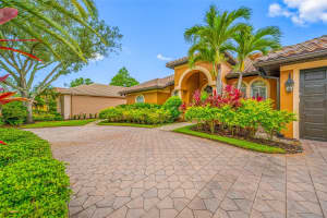 7888 BAYOU CLUB BOULEVARD, SEMINOLE, FL 33777 - MLS#MFRTB8521623
