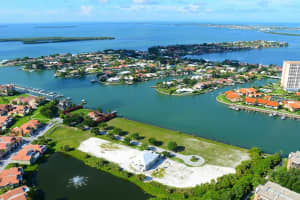 18 Bayfront Ct S, St. Petersburg, FL 33711, Sold 10/03/14
