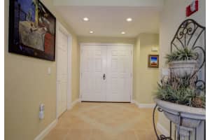 555 5th Ave NE, St. Petersburg, FL 33701, Sold 09/29/15