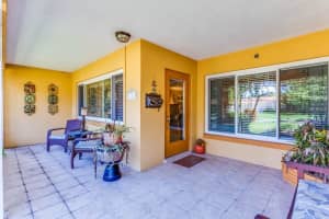 2326 Tropical Shores Dr SE, St. Petersburg, FL 33705, Sold 01/21/16