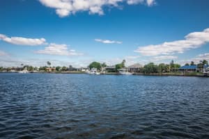6312 Lake Sunrise Dr, Apollo Beach, FL 33572, Sold 01/01/16