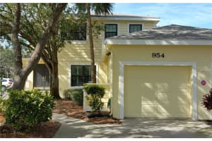 Court Northeast, 954 San Carlos Ave NE, St. Petersburg, FL 33702, Sold 11/15/16
