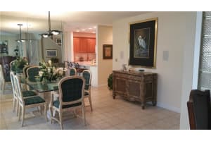 Court Northeast, 954 San Carlos Ave NE, St. Petersburg, FL 33702, Sold 11/15/16