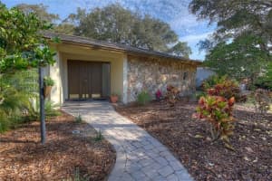 2001 Spanish Pines Dr, Dunedin, FL 34698, Sold 04/21/16