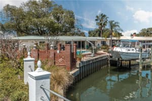 2201 Harbor View Dr, Dunedin, FL 34698, Sold 05/18/16