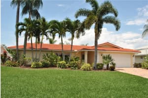 2063 Tanglewood Dr NE, St. Petersburg, FL 33702, Sold 06/17/16