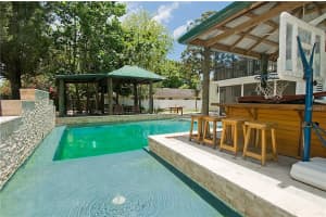 1326 Moss Dr, Dunedin, FL 34698, Sold 02/06/17