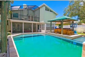 1326 Moss Dr, Dunedin, FL 34698, Sold 02/06/17