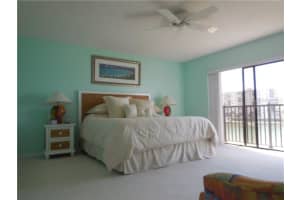 7402 Bayshore Dr, Treasure Island, FL 33706, Sold 10/03/16