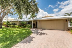 2033 Tanglewood Dr NE, St. Petersburg, FL 33702, Sold 12/20/16