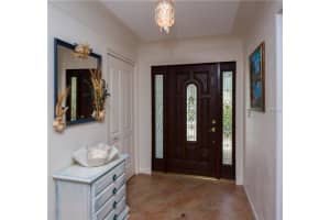8000 13th Ave S, St. Petersburg, FL 33707, Sold 11/07/16