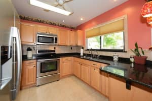 1000 45th Ave NE, St. Petersburg, FL 33703, Sold 11/02/16