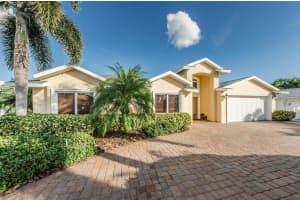 1264 79th St S, St. Petersburg, FL 33707, Sold 02/17/17