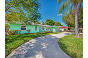 2209 Sunrise Dr SE, St. Petersburg, FL 33705, Sold 04/18/17