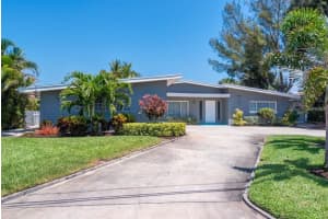 2360 East Bay Isle Dr SE, St. Petersburg, FL 33705, Sold 07/14/17