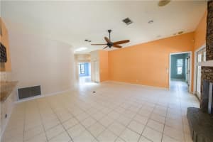 4712 Country Oaks Blvd, Sarasota, FL 34243, Sold 08/04/17