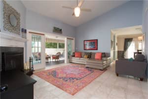 716 Captiva Ct NE, St. Petersburg, FL 33702, Sold 10/16/17