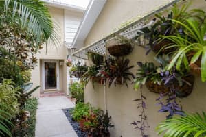 6525 Cape Sable Way NE, St. Petersburg, FL 33702, Sold 12/15/17