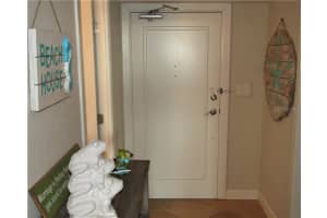 7600 Bayshore Dr, Treasure Island, FL 33706, Sold 10/13/20