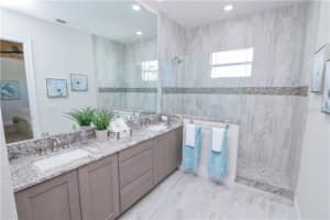 7814 HIDDEN CREEK LOOP #104, LAKEWOOD RANCH, FL 34202 - MLS#MFRU8111972