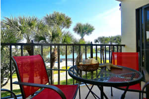 7537 Bayshore Dr, Treasure Island, FL 33706, Sold 06/09/21