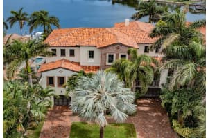 7817 Causeway Blvd S, St. Petersburg, FL 33707, Sold 02/18/22
