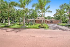 1700 SERPENTINE DR S, ST PETERSBURG, FL 33712 Sold 04/24/23