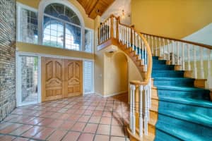 710 E Lake Dr, Tarpon Springs, FL 34688, Sold 02/10/22