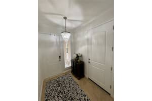 424 Regent Ln, St. Petersburg, FL 33701, Sold 10/21/21