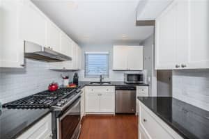 1819 Shore Dr S, South Pasadena, FL 33707, Sold 11/10/21
