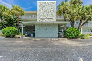 1898 Shore Dr S, South Pasadena, FL 33707, Sold 01/31/22