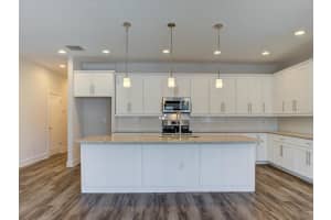 2562 13TH AVE N #23, ST PETERSBURG, FL 33713 Sold 12/14/22