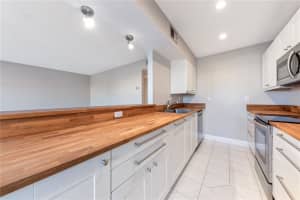 8039 Garden Dr, Seminole, FL 33777, Sold 11/08/21