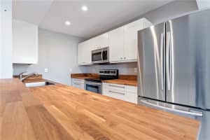 8039 Garden Dr, Seminole, FL 33777, Sold 11/08/21