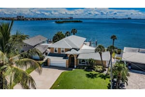 7016 Shore Dr S, South Pasadena, FL 33707, Sold 12/02/21